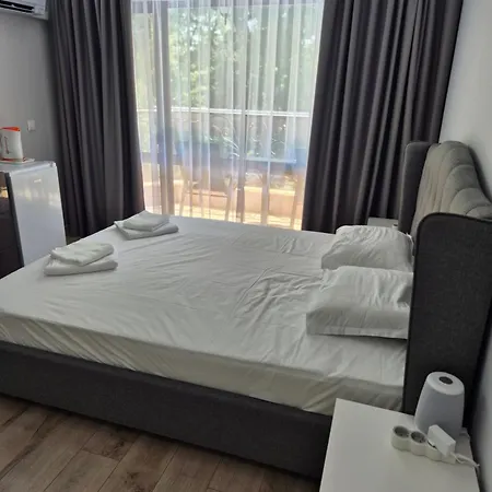 Park And Pool Apostolovi *