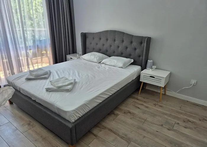 Apartment Park And Pool Apostolovi *