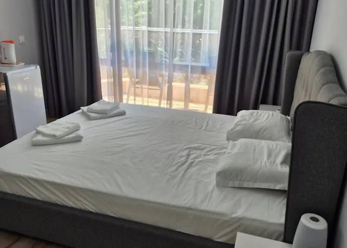 Park And Pool Apostolovi *