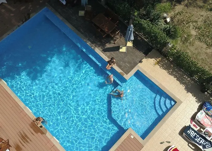 Park And Pool Apostolovi Apartment *